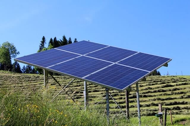 Pole mounted solar panels