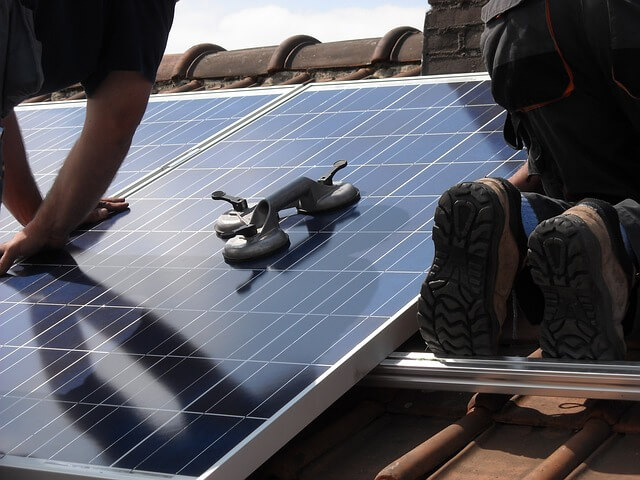Maintenance of solar panels 